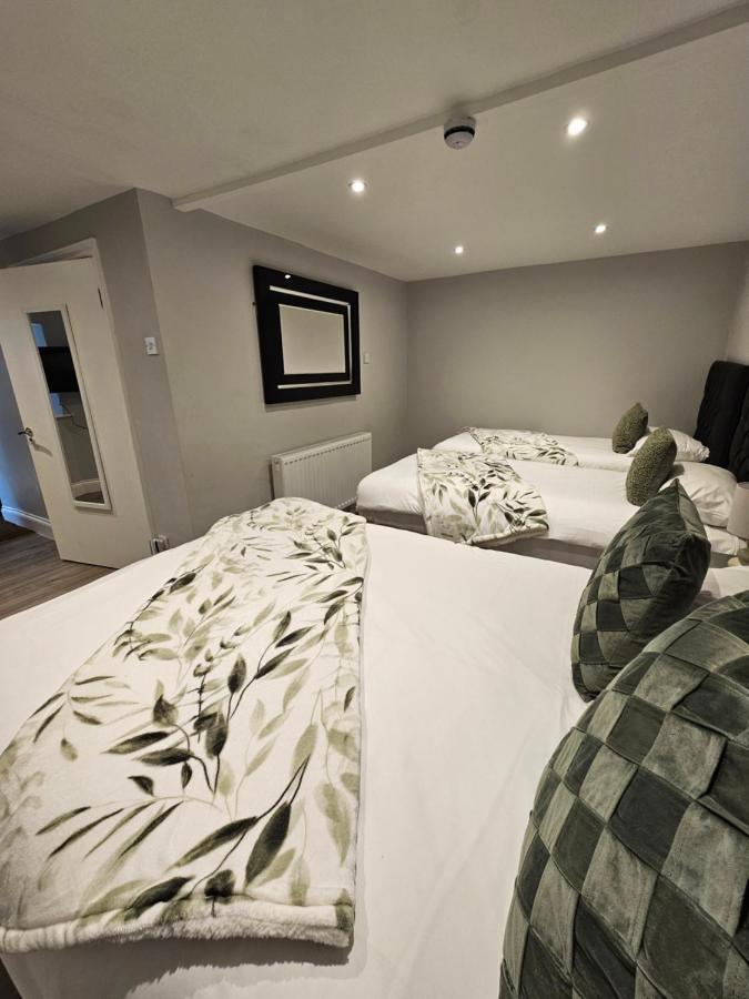 The Beacons Guest House Брекън Екстериор снимка