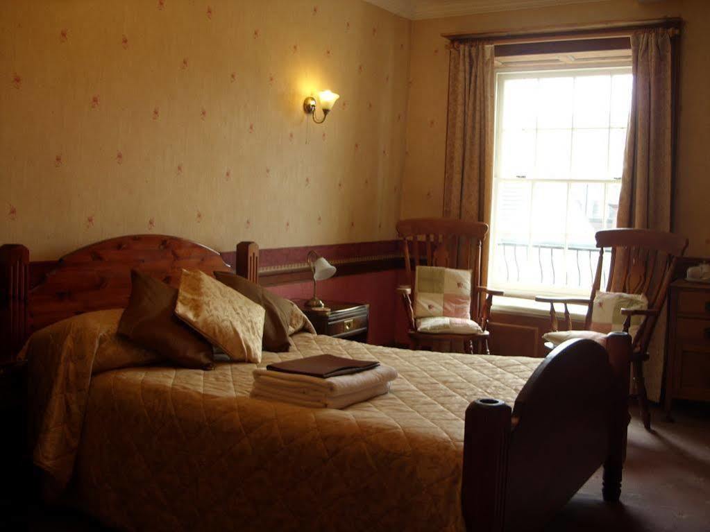 The Beacons Guest House Брекън Екстериор снимка