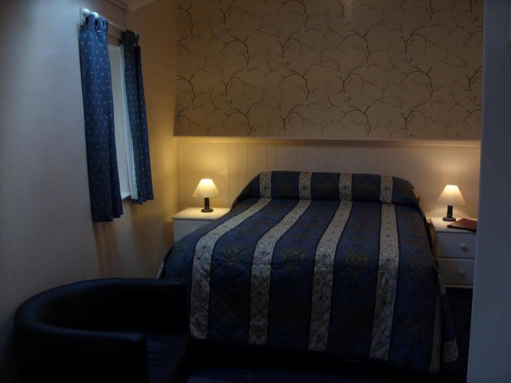 The Beacons Guest House Брекън Екстериор снимка